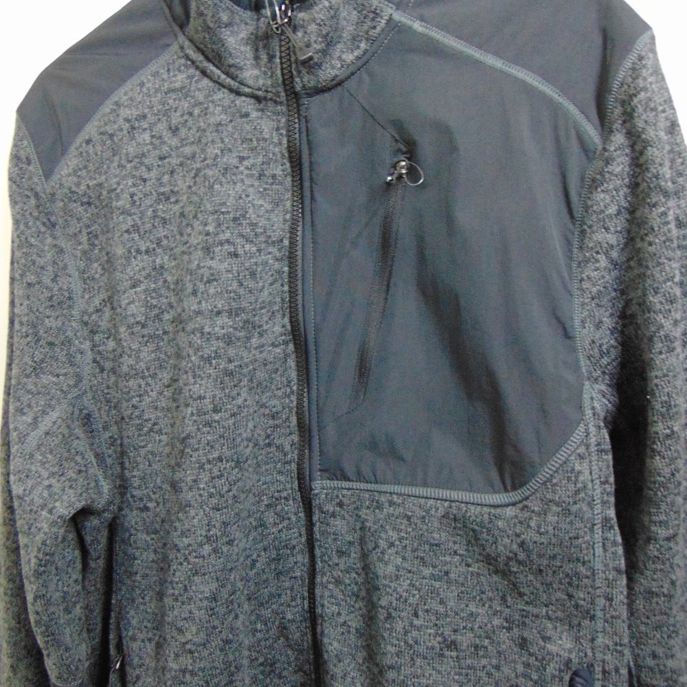 CHAMPION JACKET FOR MEN,  SIZE M.